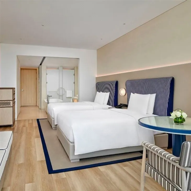 Двойная кровать отеля